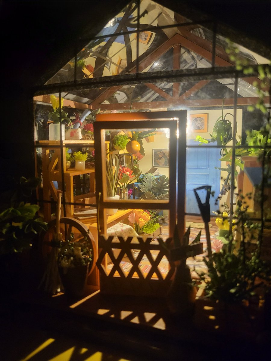 ,,미니 온실 완성👾,, (준비물: 인내심)