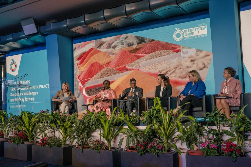 mariammalmheiri's tweet image. During the #UNFSS2023 in Rome, I participated in a Plenary Session titled &quot;Food Systems Transformation in Practice – Successes, Challenges and the Way Forward&quot; 

As the UAE’s Minister of Climate Change and Environment, I am very proud of the many homegrown initiatives my country…