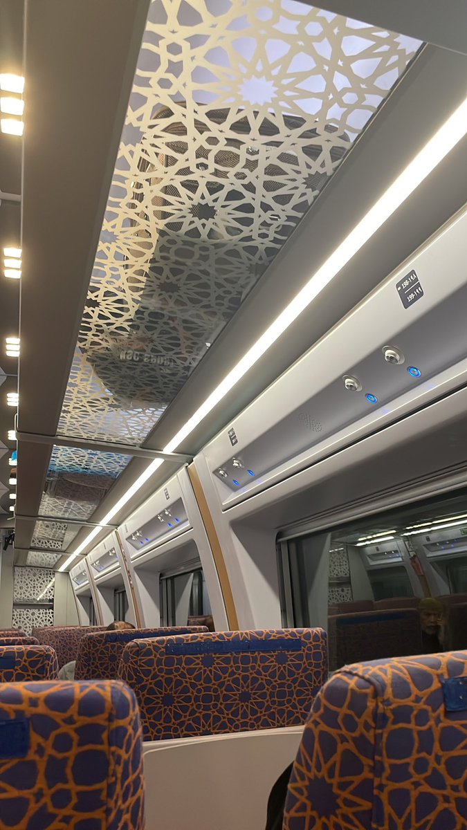 إلى #دبي وبعدها #ابوظبي والحافظ الله.. مين يبي يقابل هناك حياكم