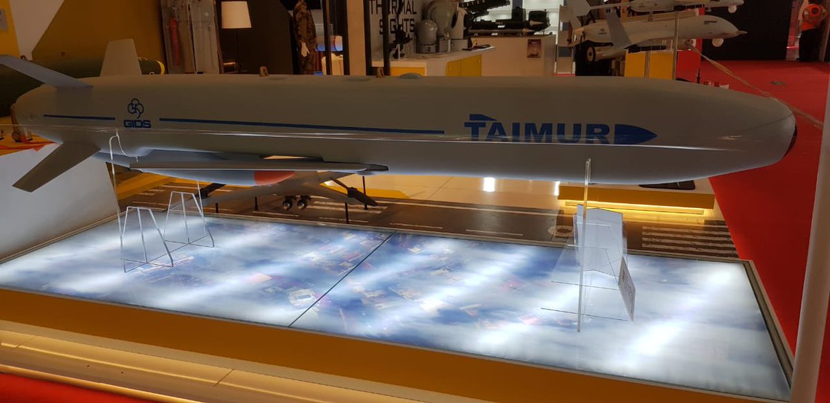 UsmanAt47021579's tweet photo. Pakistans 🇵🇰Newley created Air defence system which includes Modern Uavs plus modern drones and our newly developed Taimur missile and other military equipments also well done Pakistan 🇵🇰 and (GIDS) #GIDS #Pakistan #PakistanWeapons https://t.co/OsQg9g5QgD