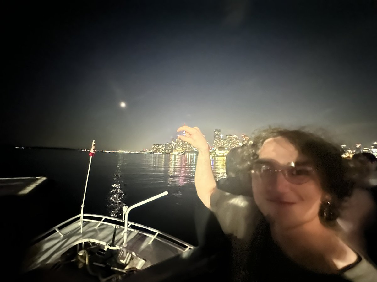 AndySmells's tweet image. 