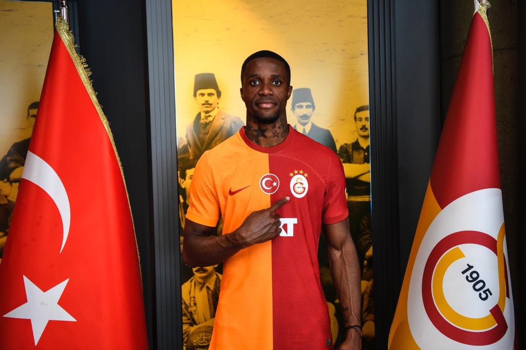 GalatasaraySK's tweet photo. ✍️ Wilfried Zaha, Galatasaray'da! 💛❤️ https://t.co/TafBOhwVqM