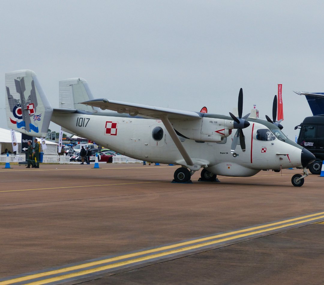Michaelflying28's tweet photo. 30 years ago today was the first flight of the PZL M28 Skytruck. Seen here is Polish Navy PZL M28B Bryza 1R 1017 on display at RIAT 17
#pzl #pzlaircraft #m28bryza #pzlm28 #antonov #antonovdesignbureau #antonovaircraft #antonovdesign #антонов #antonov28 #an28 #antonovan28 #ah28 https://t.co/fKPUSsp5J8