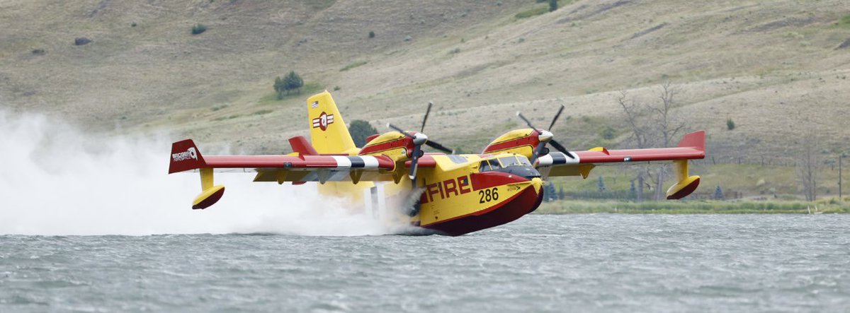 CL415’s on Stump Lake this morning. 8 min turnaround @Kamscan #superscooper