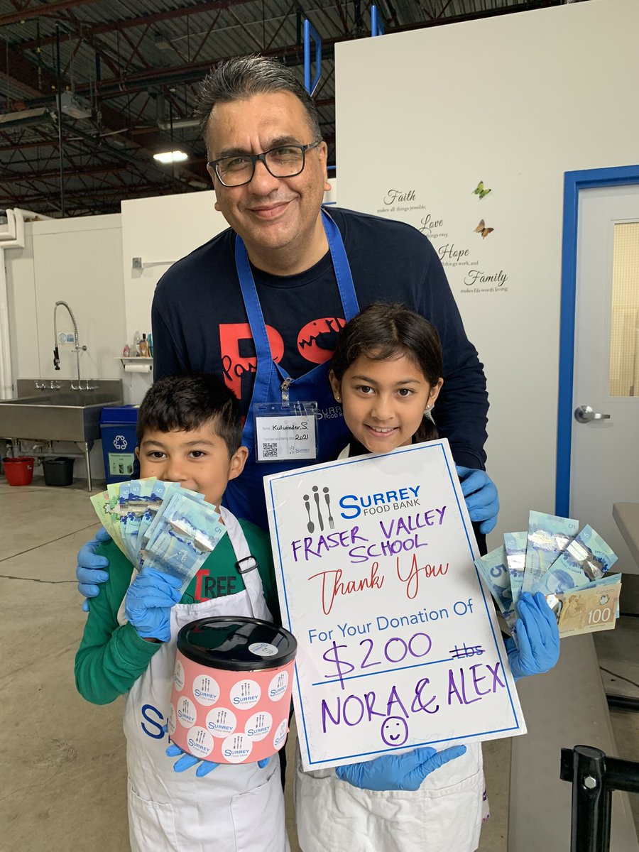SurreyFoodBank's tweet image. Our special shout-out to Nora S. who donated her birthday money to the @SurreyFoodBank. Thank you so very much, dear Nora S. 🥰
- With Nora S., her brother - Alex S., and her uncle - Kulwinder S.
@Surrey_Schools #FraserValleySchool #SurreySchool #FourthGrader #CommunityEngagement