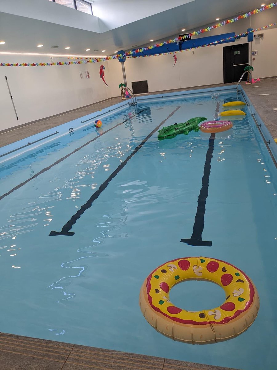 💚 We are all set up for a family pool party 💚

💚 2-5:45pm every Monday - Friday 💚

💚 Inflatables , music and tropical theme 💚

💚 Only £13 per family 💚