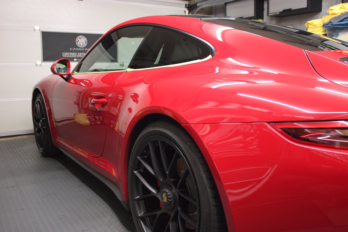 Divinedetail tweet media