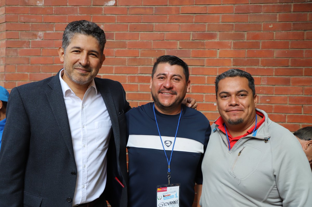 JCFloresMiramon's tweet photo. Esta mañana refrendamos nuestro compromiso hacia el desarrollo de las infancias con la firma de un convenio con Grupo @Ferrero_MX para implementar desde la metodología Kinder Joy Of Moving, una capacitación de vida activa a 100 docentes de educación física de primarias de Jalisco https://t.co/EoVj3jPV0H
