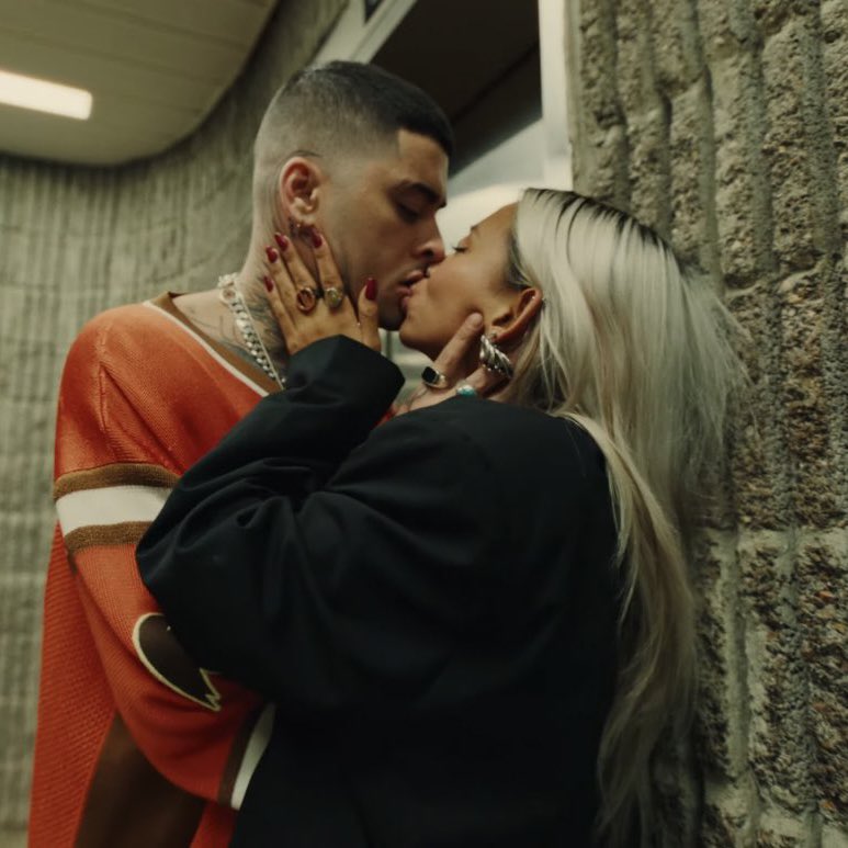 PopCrave's tweet photo. ZAYN superfan Grace Dumdaw manifested being his love interest in his “Love Like This” music video. https://t.co/Q2mC6fBI4a