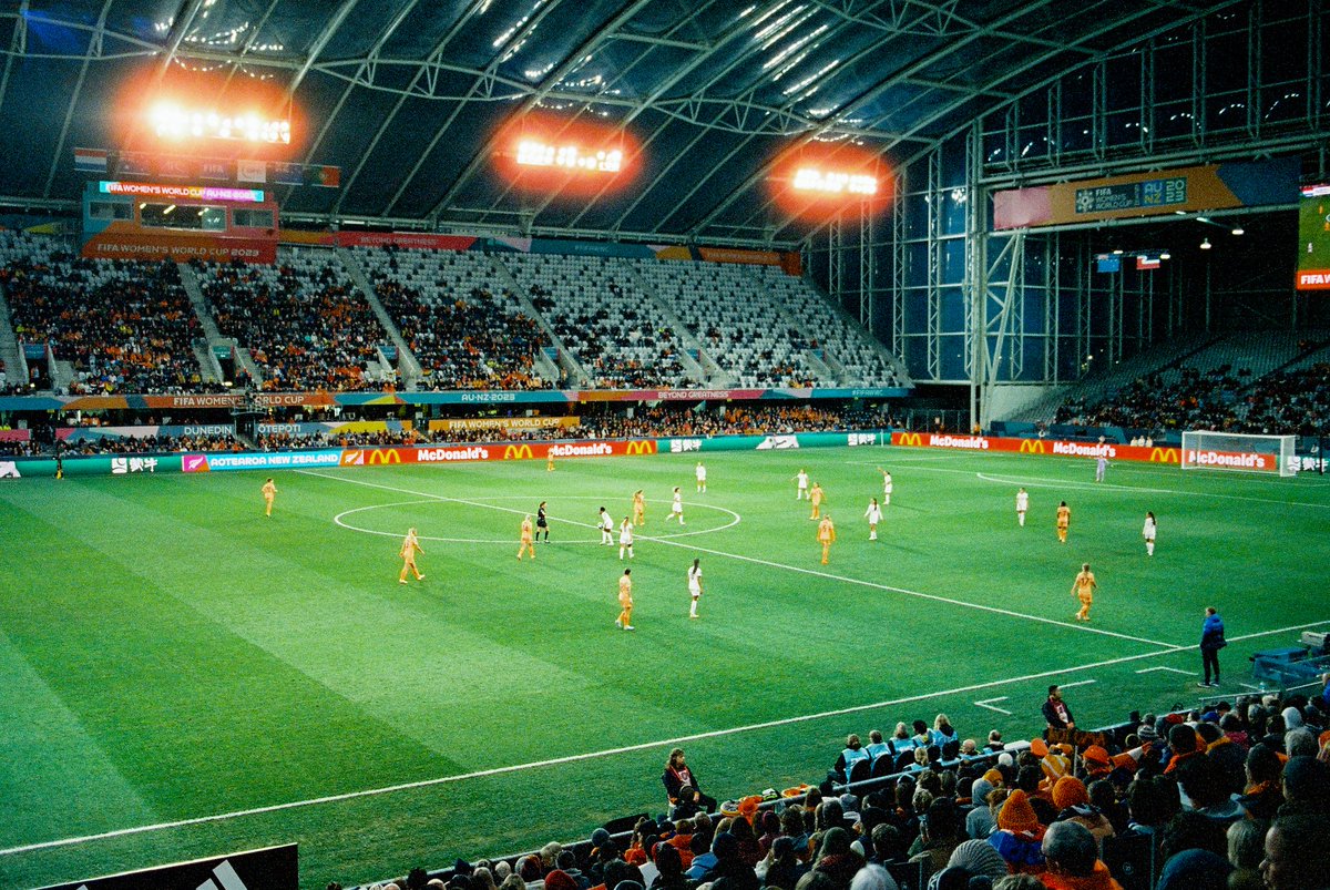 JoeyBabingus's tweet photo. Netherlands v Portugal 
FIFA Women's World Cup 2023
Shot on @CineStillFilm 800T https://t.co/8hnSF3ILgI