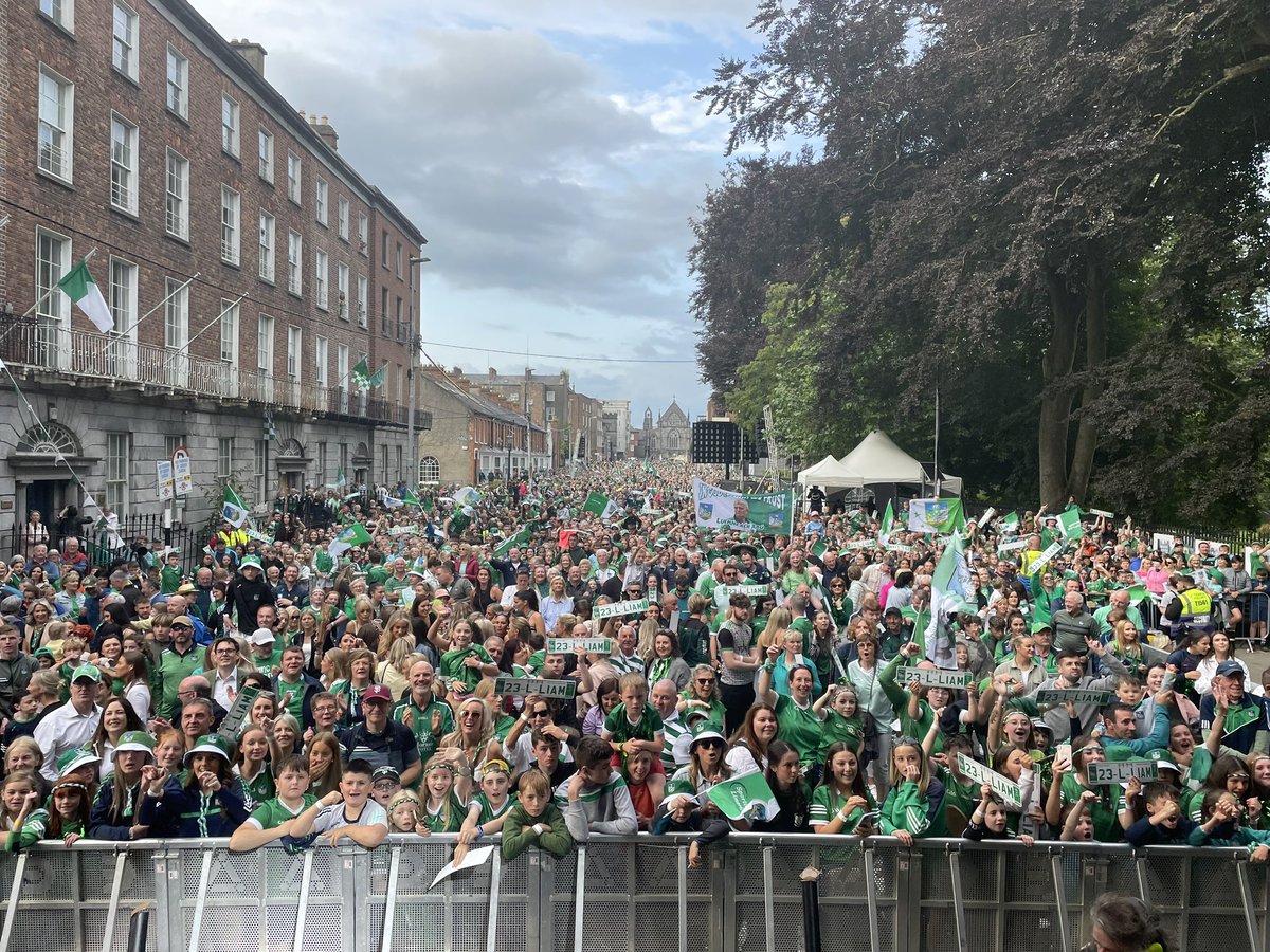 LimerickCLG's tweet image. What a turnout for the homecoming of our heroes