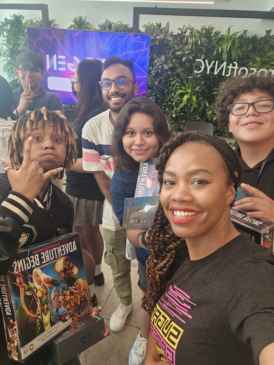 sugargamer's tweet image. So inspired by the young minds at #G4C2023! Gaming isn&apos;t just fun, it&apos;s a tool for social impact. Was great teaming up with @G4C 💜 Can&apos;t wait to see how these #NextGenLeaders shape the world of gaming. 🌍🎮💪