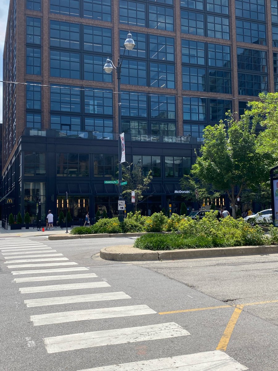 ALALicensedarch's tweet photo. A fascinating Fulton Market walking tour of precast concrete and brick used in real-life projects. Presented by Joe Lombard, PCI of IL and WI and Will Quam of Brick of Chicago. #licensedarchitect #pciofillinoisandwisconsin #brickofchicago #precastconcrete #fultonmarketchicago https://t.co/VrGXWYyn4q