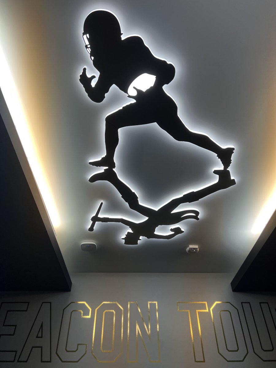 Amazing day with Bob McCreary showing the new McCreary Football Complex to the ⁦<a href="/WakeFB/">Wake Forest Football</a>⁩ team!  #GoDeacs