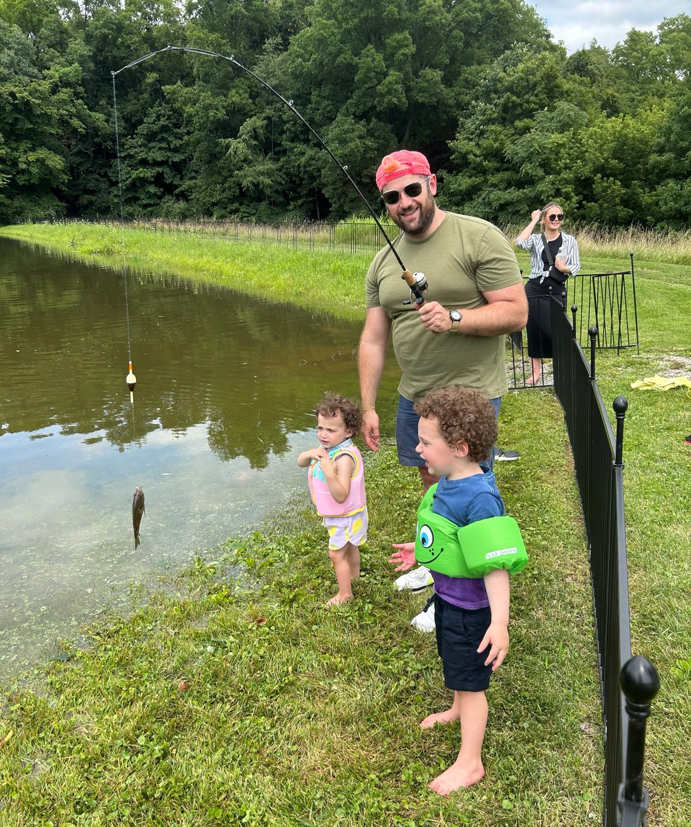 NeyerProperties's tweet photo. This past Friday our employees and their families embraced nature at Tom’s farm. From fishing to kayaking, barbeque to ice cream, all enjoyed the great outdoors! Huge thanks to Tom for hosting all of us at his farm!
#CompanyOuting #EmployeeAppreciation #SunsetLanding https://t.co/Y3OyUWMYTn