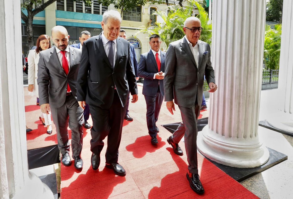Diputado Jorge Rodríguez se reúne con presidente del Parlamento de Palestina
goo.su/Ohuv

#BatallaNaval200