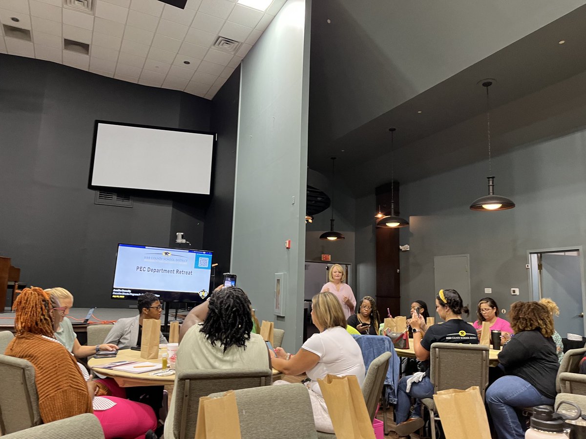 mogorman_bcsd's tweet photo. PEC Department Retreat today! Focused on setting goals, action planning, and wellness. #Built4Bibb @BibbSchools @PECBibbCounty @HallRRG @AreeByrd @JanaeSams https://t.co/GH0dZM1N0d