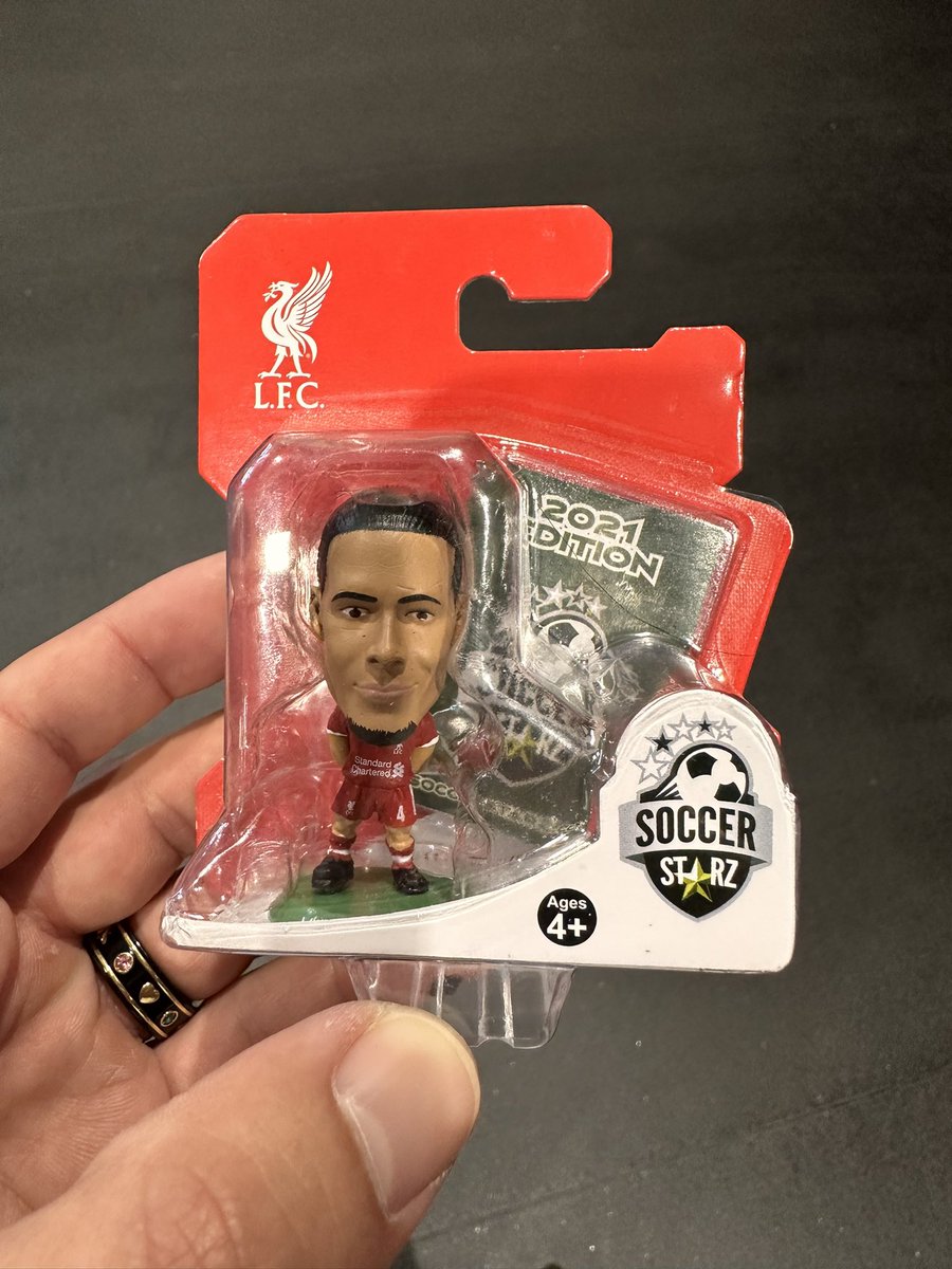 lopezcreative's tweet image. 3 guesses on who we’re shooting with tomorrow 🤔