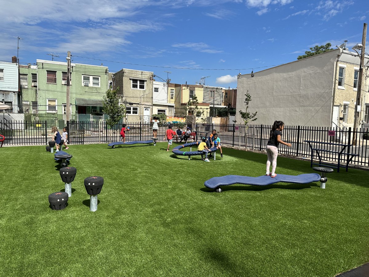 Francis Scott Key School received a $120k grant from @RepFiedler's Office for a new playground. In collaboration with The Fund, Capital Projects, @PHSgardening, @LoMoPhilly, @SEAMAAC and @DonorsChoose, students can enjoy a multipurpose outdoor classroom and play space. #PHLED