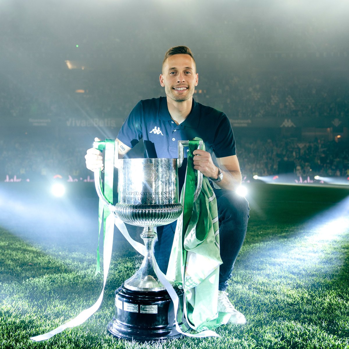 RealBetis_Arab's tweet photo. 📸👑🏆
#Serg10 https://t.co/7dyrSpPJLg