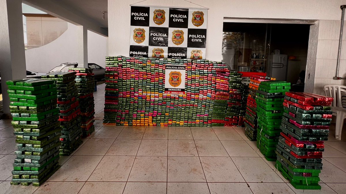 granjanews's tweet image. Apreensão de drogas em Cotia
instagram.com/p/CvF8Bn9v1tT/…
#policia #policial #flagrante #inteligencia #segurança #dorgas #combate #policiacivil #cotia #granjaviana #granjavianna #caucaiadoalto #granjanews #maconha #apreensão #crime #droga #combateasdrogas #granjanews @prefdecotia