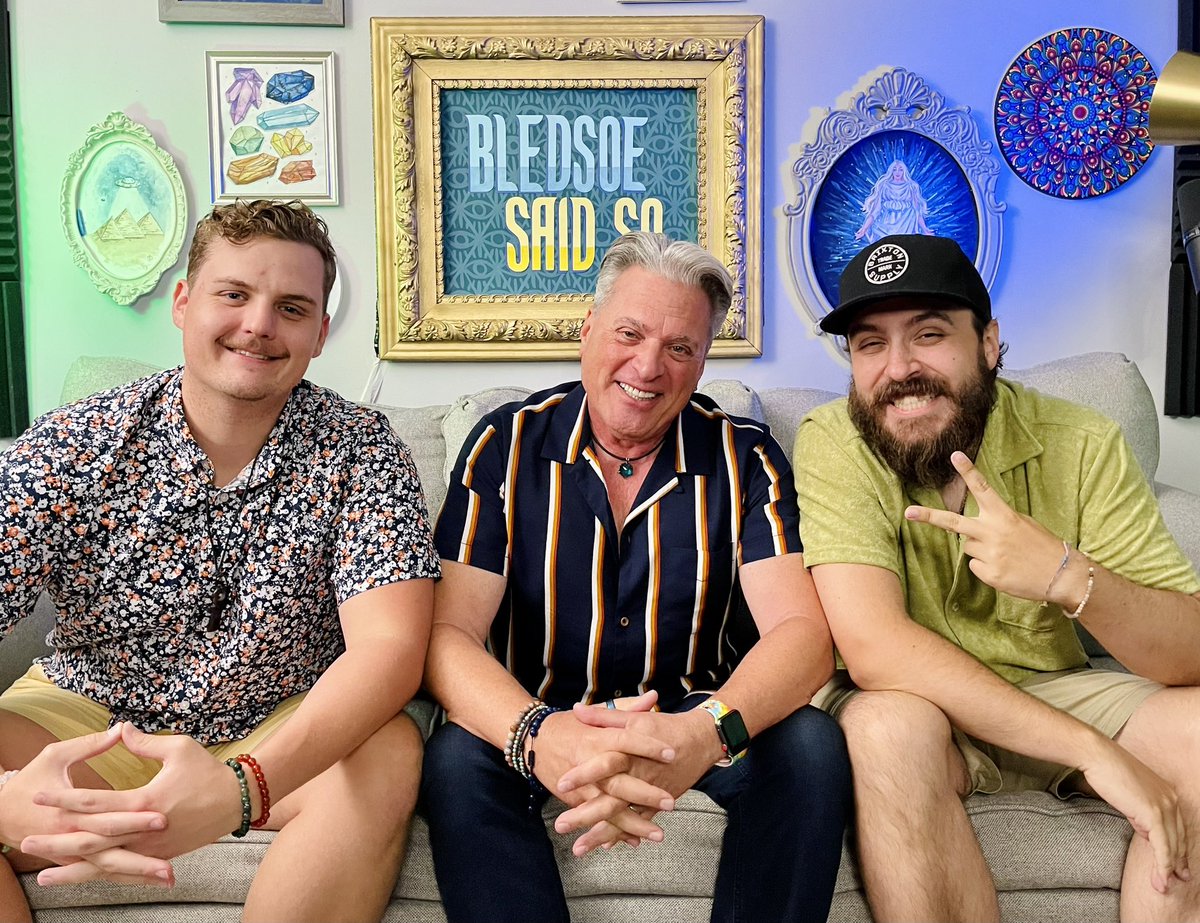 BledsoePodcast's tweet image. This week is the return of @VGBelieve, psychic therapist and author of “The Secret That’s Holding You Back”! We’re thrilled to have him back on the show to talk about the power of belief, manifesting your dream life, and more. Patrons, check it out here: patreon.com/BledsoeSaidSo