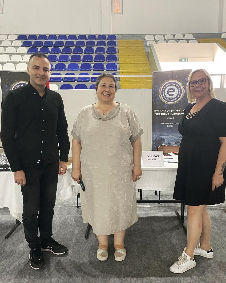 egeodek's tweet photo. Öğrenci Dekanlığı olarak tanıtım günlerinde aday öğrencilerimizle bir araya geldik. Rektörümüz Prof.Dr. Necdet Budak hocamızın misyonuyla Öğrenci odaklı üniversite misyonumuzu anlattık @ProfNecdetBudak @FiratSarsar https://t.co/YWSU640Mb7