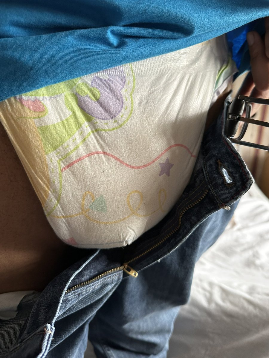 BilliamBaby's tweet photo. First soggy diaper of #247chalenge #diapercuck #lockedboi #holytrainer  #diaper #abdl @twoOrangeEyes https://t.co/4ETDbSdZmB