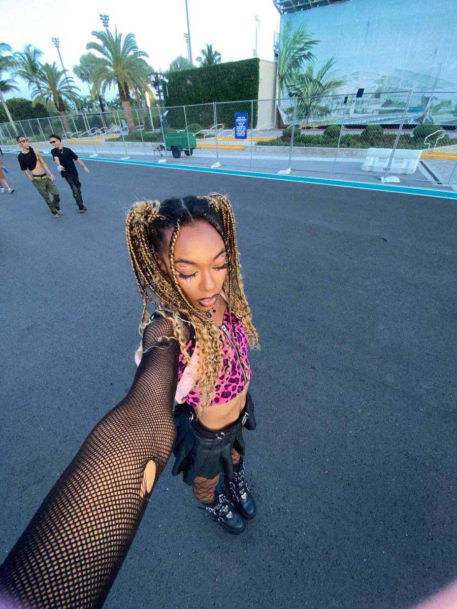 basedlabia's tweet photo. rolled loudly 🤘🏾⚡️ https://t.co/Aitf8sK5cb