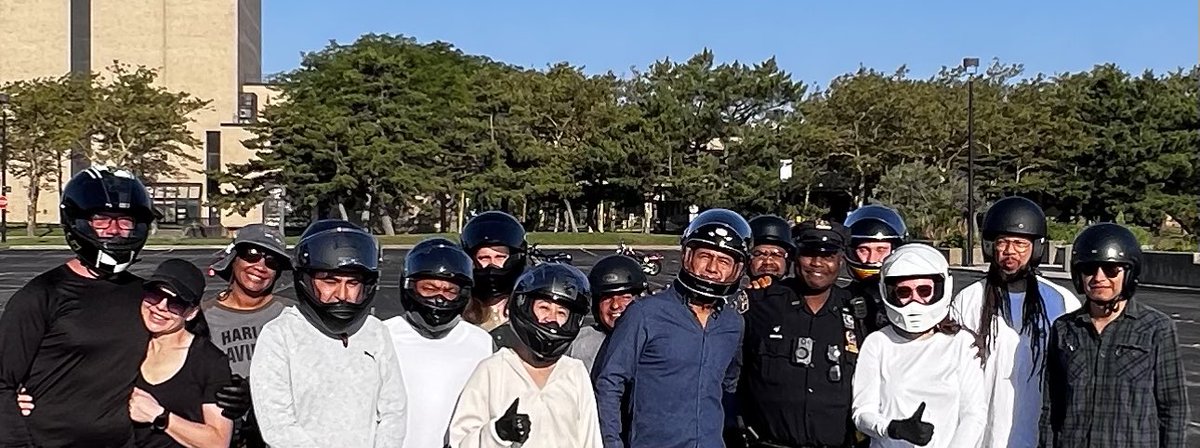 NYPDHighway's tweet photo. On this “Motorcycle Monday” Members of Highway 2 Outreach were seen spreading the #VisionZero message to motorcycle students attending a Motorcycle Safety session in Brooklyn. Warm weather means more motorcycles on our roads. Please remember to ride safely and responsibly. 🇺🇸🏍 https://t.co/ltRoKDvGqG