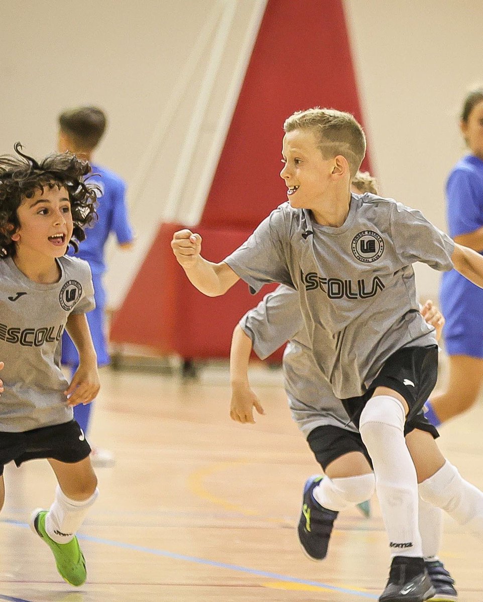 London Escolla Futsal Club tweet media