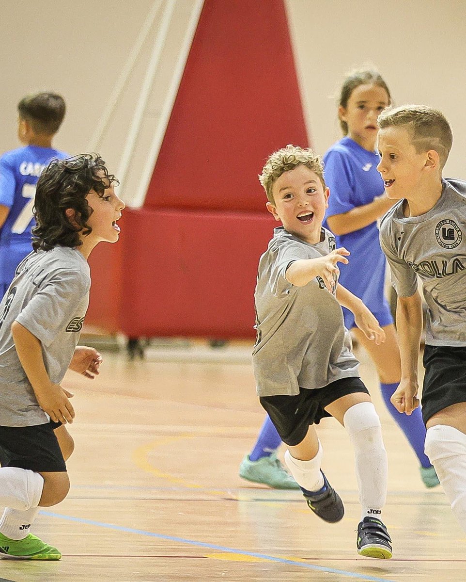 London Escolla Futsal Club tweet media