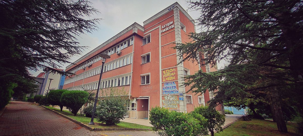 Neden Sakarya Üniversitesi İletişim Fakültesi?

1. SAÜ İletişim Fakültesi öğrencileri, KampüsHaber Gazetesi, SAÜ Times sosyal hesabı ve SAÜ Aktüel Dergisi sayesinde mesleki uygulama imkânı buluyor.