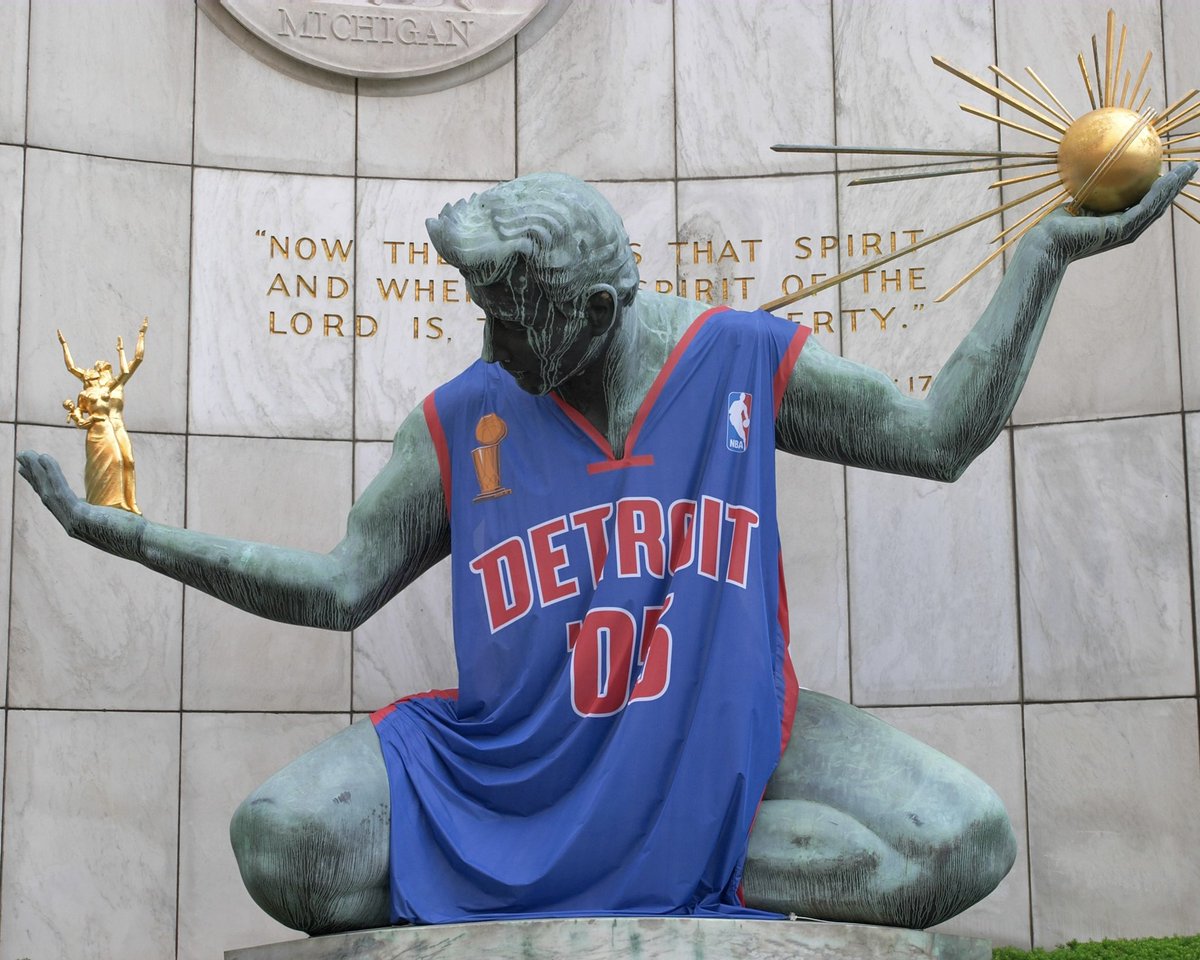 BSMotorCity's tweet photo. Happy Birthday, Detroit https://t.co/m1uCozmMNe
