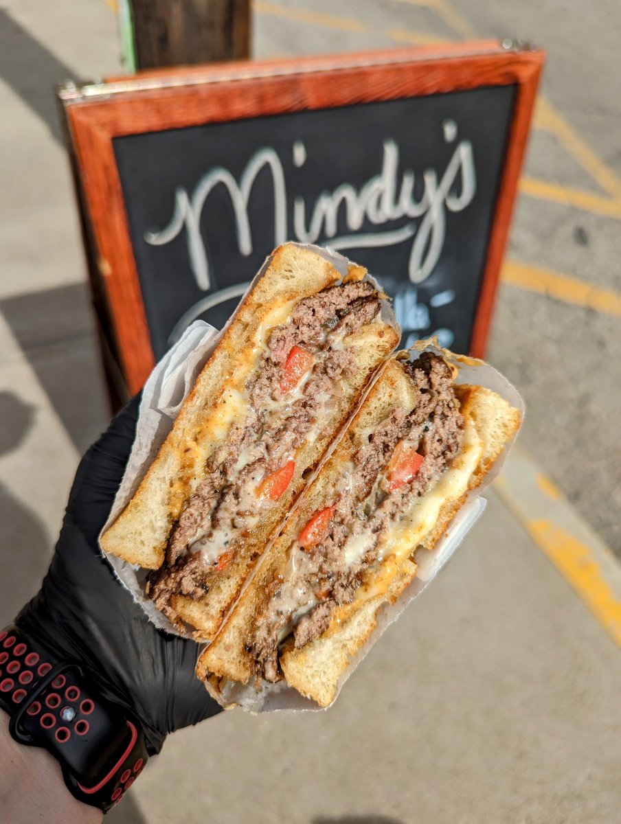 Looking like it's gonna be a great day to smash some burgers! We'll be set up outside @DG_Beer tonight at 4pm again & we're bringing the illustrious Cheesesteak Patty Melt with us.