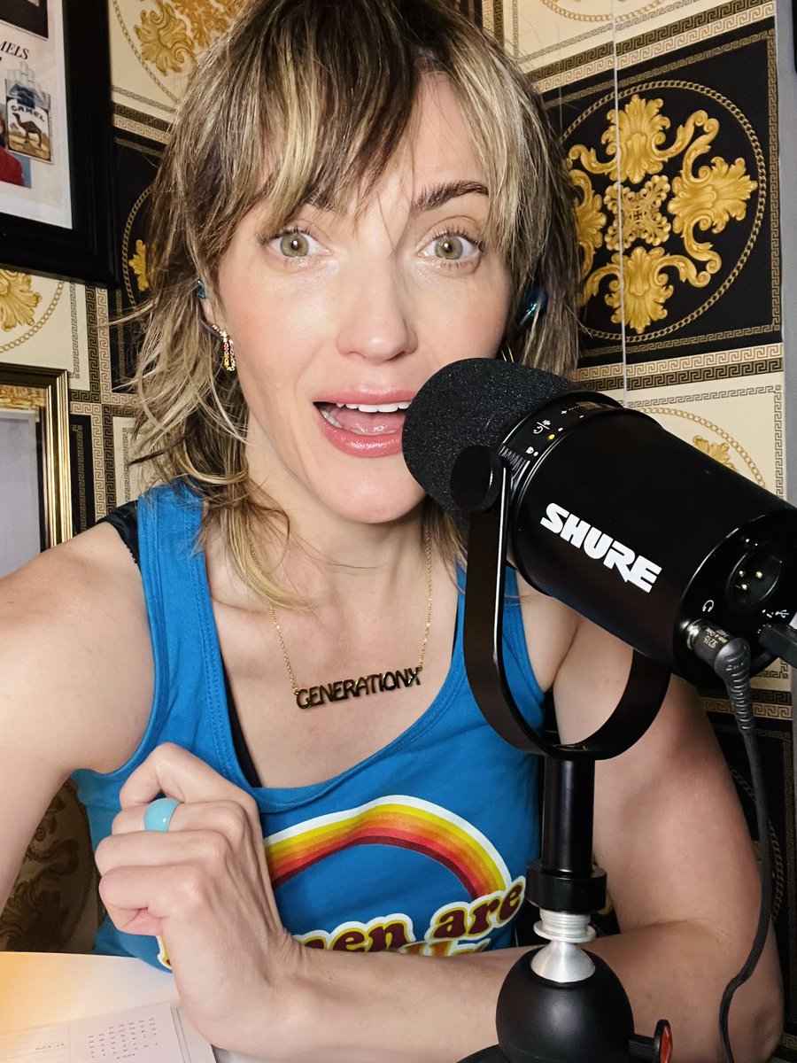 JEN KIRKMAN tweet media