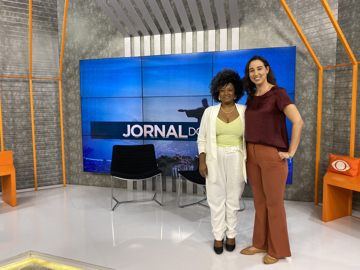 Essa manhã estive com a querida <a href="/NatashiFranco/">Natashi Franco</a> do Jornal do Rio, da <a href="/BandJornalismo/">Band Jornalismo</a> falando sobre como a população fluminense é afetada pelo máfia que controla o serviço de trens metropolitanos. 
A reportagem vai ao ar neste sábado.
Transporte é direito e não mercadoria.