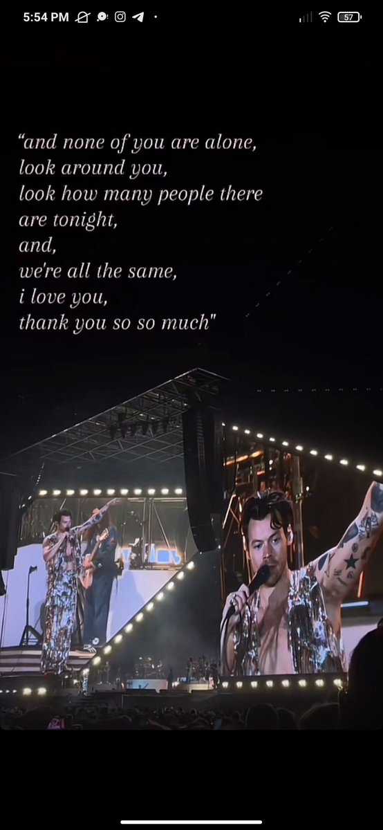 Leggo questa cosa su IG da una andata al concerto di HS sabato, quando delle fan hanno letteralmente aggredito mia cugina e nessuno, tra cui la sicurezza,(perché "noi non possiamo fare nulla a riguardo") ha fatto nulla. 
Non vedo il senso di predicare bene e razzolare male.