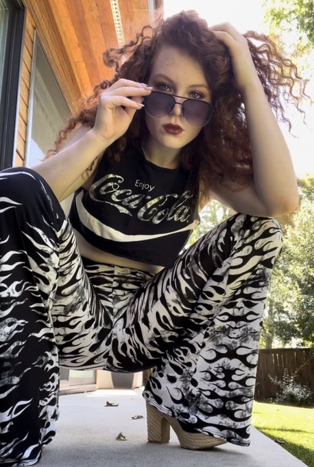 I thought you said there was soda in the cooler??? https://t.co/4yMrS5OmpP<a href="/tag/themonster"class="tags"><span>#themonster</span></a>