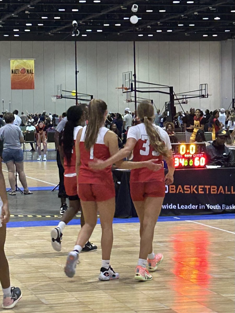 KathyMomOfThree's tweet photo. The end of AAU High School Basketball for the girls! Ended with a wonderful team and showed off their best basketball! So proud of you @MJSularski &amp; @ESularski Thank you @keithlb5 &amp; @BbrookPanthers for your support and unbelievable coaching! https://t.co/CT5cnlWYyh