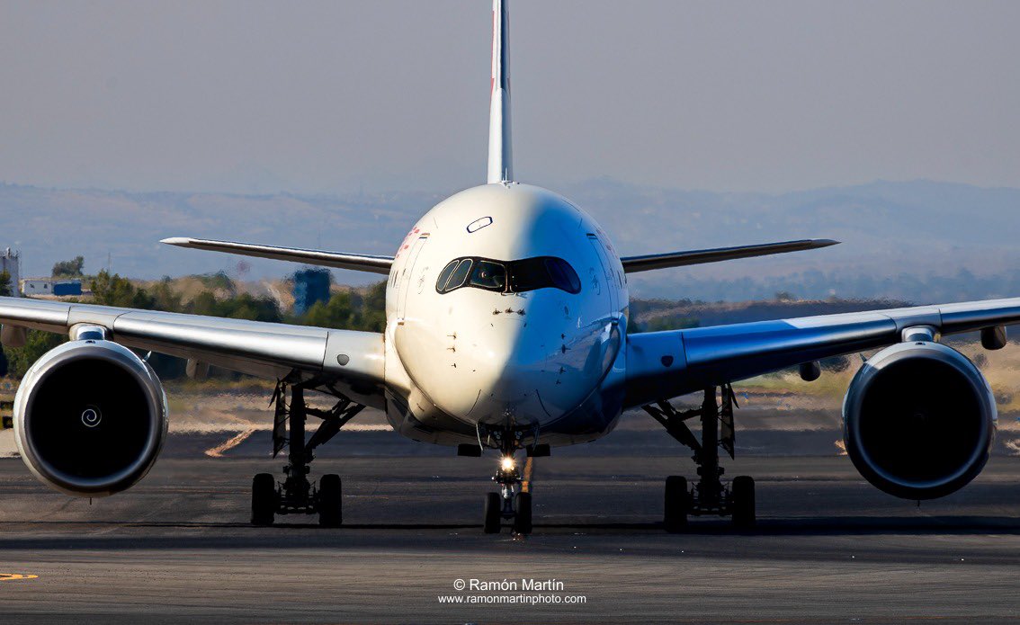 #ramonmartinphoto #ChinaEastern #ChinaEasternAirlines #AvGeek #AviationGeek #Aviation #AviationDaily #PlaneGeek #PlaneShot  #A350