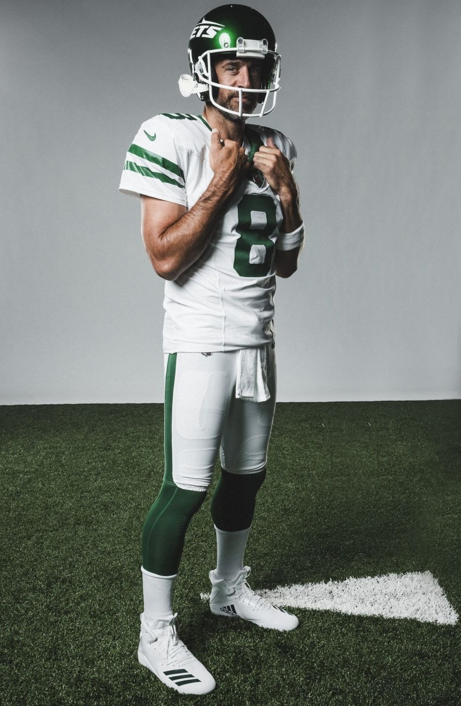 Harrison Glaser on X: Aaron Rodgers looks SO good in the throwback uniforms  That's Our QB 🥲 #Jets  / X