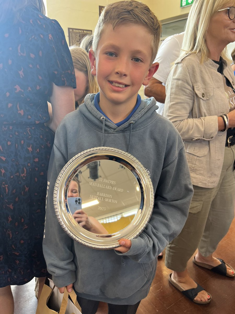 8Hannah6's tweet photo. @MrLFitzgerald @roathparkprm Amazing photos. Harrison finished yr 6 on Friday and we now have so many happy memories from RP and StJ. Thanks for your support @MrLFitzgerald whilst H was at RP - definitely made a lasting impression from riding on your shoulders! Feels like yesterday 🥲 https://t.co/fLq8pGMELR