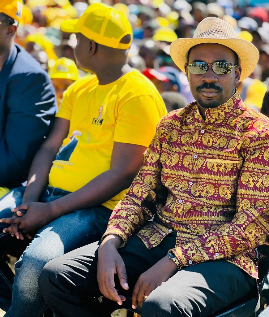 nelsonchamisa's tweet photo. I’m at Machakata in Masvingo Central.. Yellow rocks! https://t.co/EzHVtg8CZP