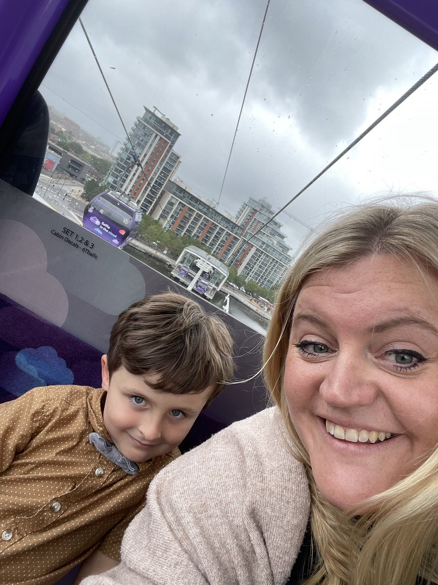 Catherine Owen tweet media