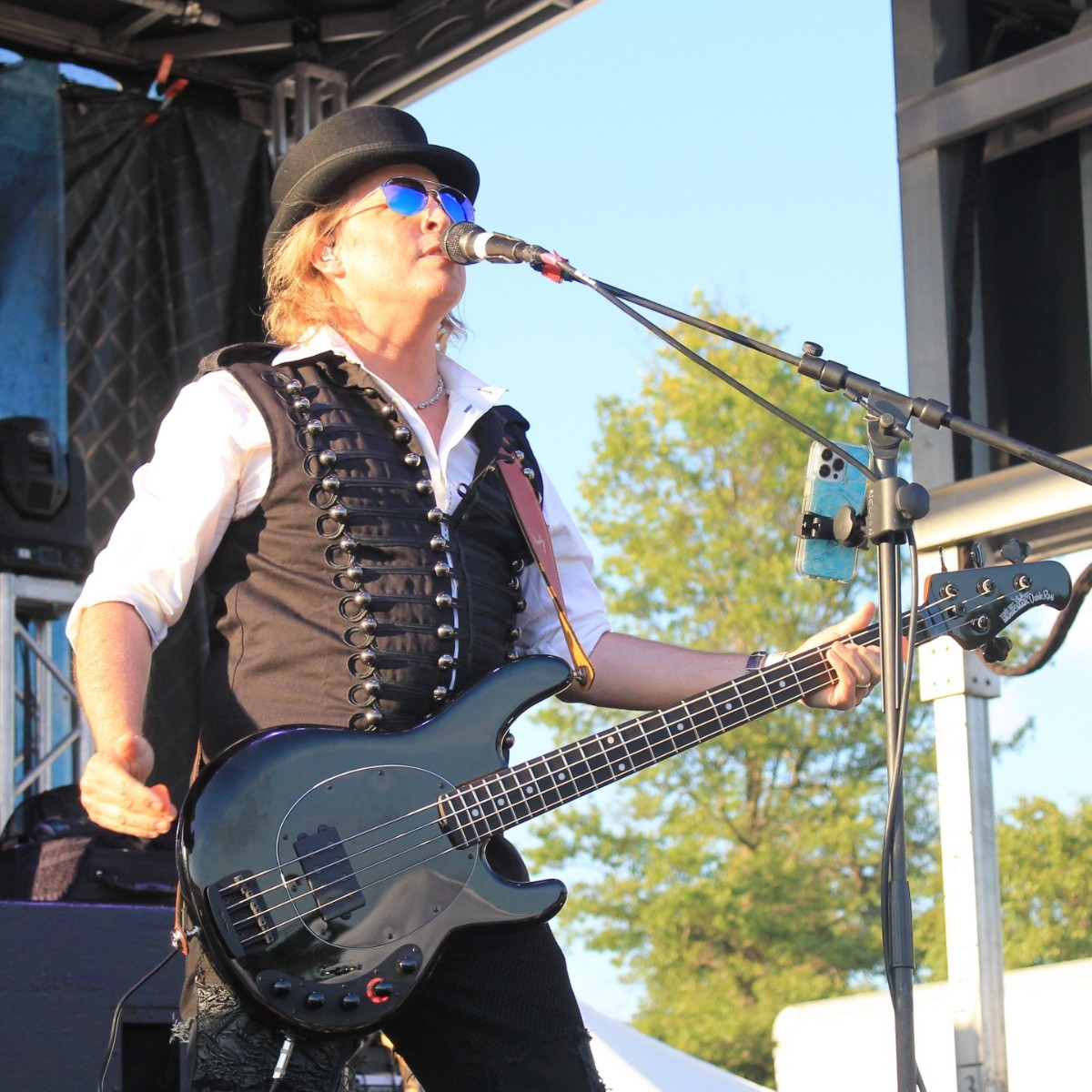 Thank you <a href="/neilzaza/">Neil Zaza</a> for these awesome shots of our Nelson show 🎸🙌 Make sure to check out fal.cn/3A9dn for our next show! 

#nelson #thebandnelson #liveinconcert