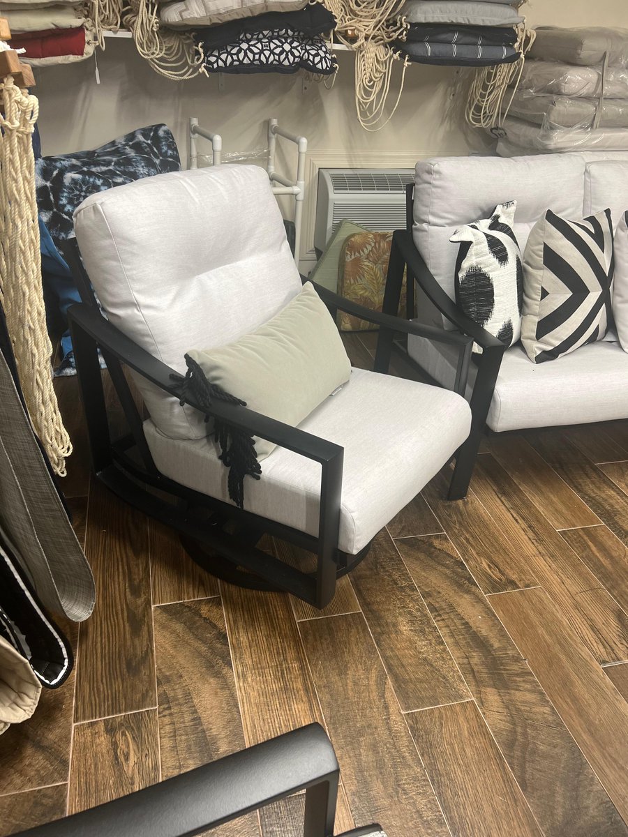 Casualcreation1's tweet image. #SALE ALERT!!! 𝐓𝐡𝐢𝐬 𝐊𝐞𝐧𝐳𝐨 𝐒𝐞𝐜𝐭𝐢𝐨𝐧𝐚𝐥 𝐛𝐲 𝐓𝐫𝐨𝐩𝐢𝐭𝐨𝐧𝐞 𝐰𝐚𝐬 $𝟏𝟐,𝟓𝟐𝟐 𝐚𝐧𝐝 𝐢𝐬 𝐧𝐨𝐰 𝐣𝐮𝐬𝐭 $𝟑,𝟗𝟗𝟗!!!! 𝐓𝐡𝐞 𝐦𝐚𝐭𝐜𝐡𝐢𝐧𝐠 𝐊𝐞𝐧𝐳𝐨 𝐬𝐰𝐢𝐯𝐞𝐥 𝐫𝐨𝐜𝐤𝐞𝐫 𝐰𝐚𝐬 $𝟐,𝟑𝟗𝟖.𝟎𝟎 𝐛𝐮𝐭 𝐢𝐬 𝐧𝐨𝐰 𝐨𝐧𝐥𝐲 $𝟖𝟗𝟗.𝟎𝟎. #225 #gobr