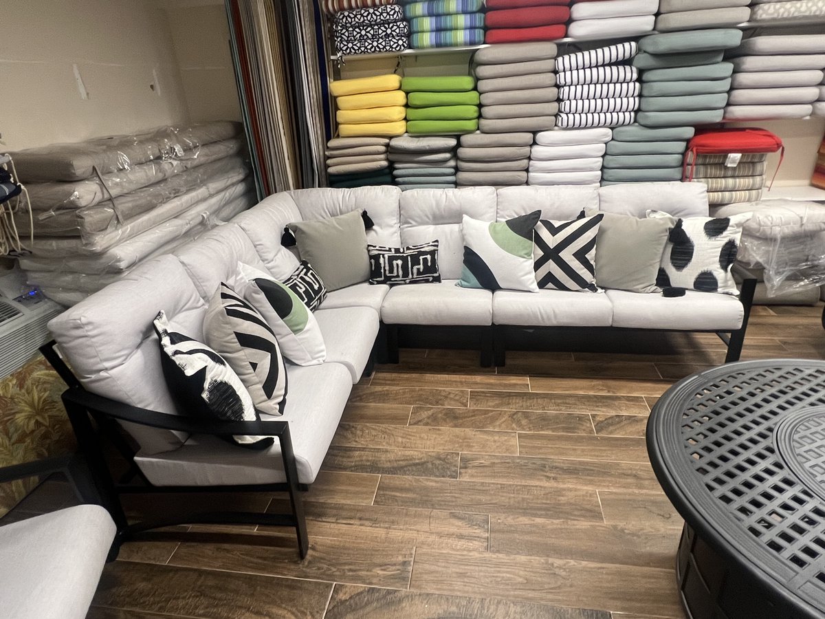 Casualcreation1's tweet image. #SALE ALERT!!! 𝐓𝐡𝐢𝐬 𝐊𝐞𝐧𝐳𝐨 𝐒𝐞𝐜𝐭𝐢𝐨𝐧𝐚𝐥 𝐛𝐲 𝐓𝐫𝐨𝐩𝐢𝐭𝐨𝐧𝐞 𝐰𝐚𝐬 $𝟏𝟐,𝟓𝟐𝟐 𝐚𝐧𝐝 𝐢𝐬 𝐧𝐨𝐰 𝐣𝐮𝐬𝐭 $𝟑,𝟗𝟗𝟗!!!! 𝐓𝐡𝐞 𝐦𝐚𝐭𝐜𝐡𝐢𝐧𝐠 𝐊𝐞𝐧𝐳𝐨 𝐬𝐰𝐢𝐯𝐞𝐥 𝐫𝐨𝐜𝐤𝐞𝐫 𝐰𝐚𝐬 $𝟐,𝟑𝟗𝟖.𝟎𝟎 𝐛𝐮𝐭 𝐢𝐬 𝐧𝐨𝐰 𝐨𝐧𝐥𝐲 $𝟖𝟗𝟗.𝟎𝟎. #225 #gobr