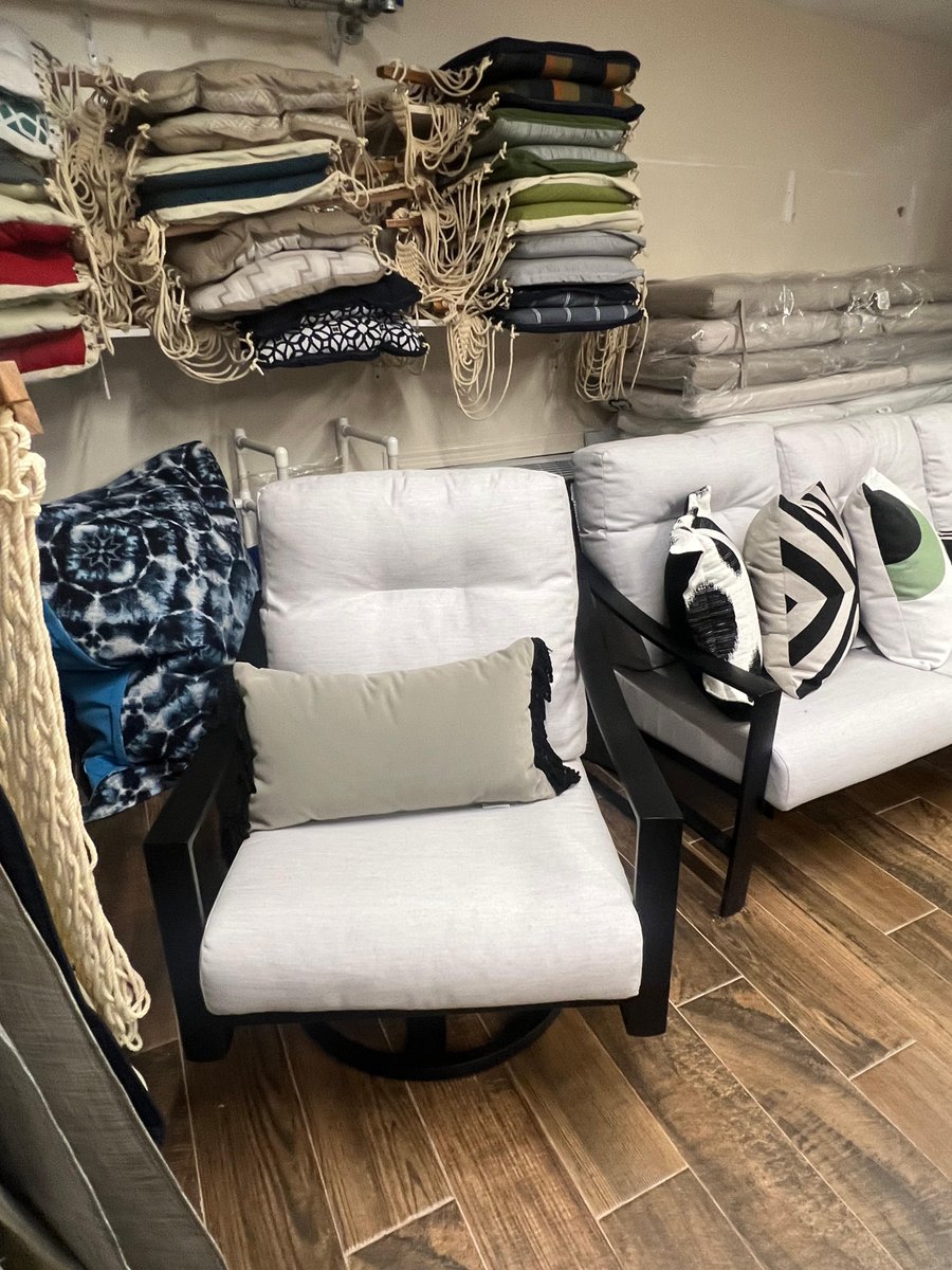 Casualcreation1's tweet image. #SALE ALERT!!! 𝐓𝐡𝐢𝐬 𝐊𝐞𝐧𝐳𝐨 𝐒𝐞𝐜𝐭𝐢𝐨𝐧𝐚𝐥 𝐛𝐲 𝐓𝐫𝐨𝐩𝐢𝐭𝐨𝐧𝐞 𝐰𝐚𝐬 $𝟏𝟐,𝟓𝟐𝟐 𝐚𝐧𝐝 𝐢𝐬 𝐧𝐨𝐰 𝐣𝐮𝐬𝐭 $𝟑,𝟗𝟗𝟗!!!! 𝐓𝐡𝐞 𝐦𝐚𝐭𝐜𝐡𝐢𝐧𝐠 𝐊𝐞𝐧𝐳𝐨 𝐬𝐰𝐢𝐯𝐞𝐥 𝐫𝐨𝐜𝐤𝐞𝐫 𝐰𝐚𝐬 $𝟐,𝟑𝟗𝟖.𝟎𝟎 𝐛𝐮𝐭 𝐢𝐬 𝐧𝐨𝐰 𝐨𝐧𝐥𝐲 $𝟖𝟗𝟗.𝟎𝟎. #225 #gobr