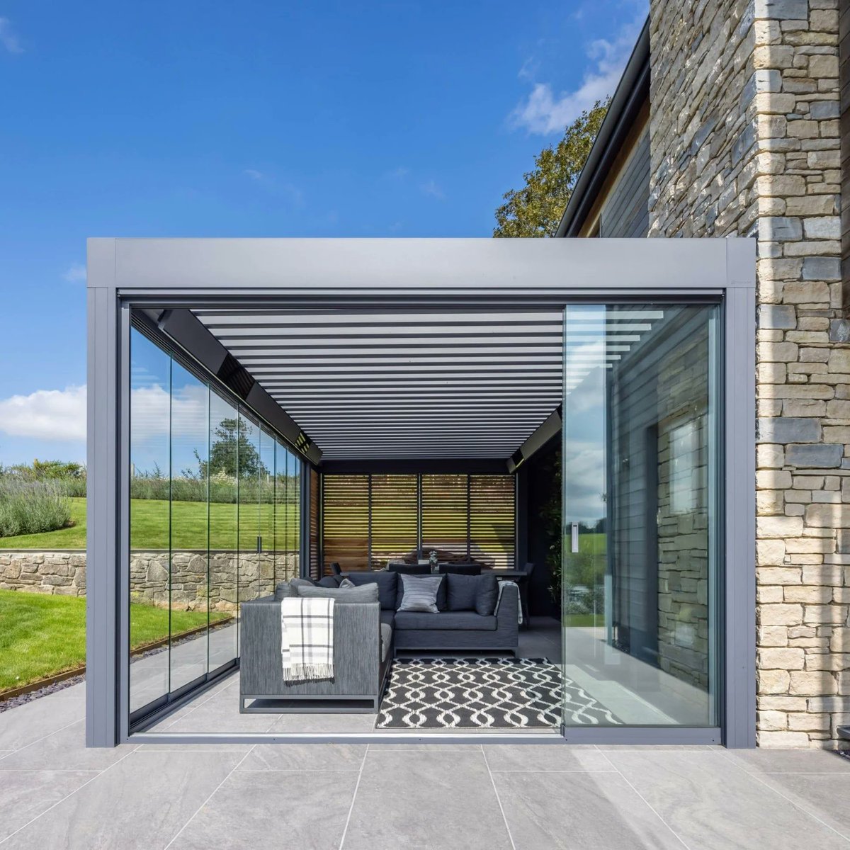 AtriaDesigns's tweet photo. With its adjustable aluminum louvers, the Camargue puts you in control of your outdoor environment. You can easily regulate sunlight, ventilation, and even protection from the elements.

Learn more: https://t.co/RrV918lkvu 

#pergola #design #modern #construction #architecture https://t.co/PuzeE48hKo